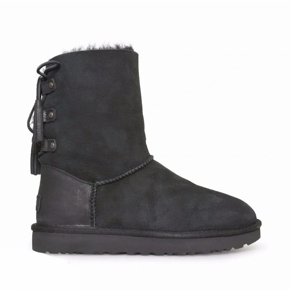 UGG CLASSIC SHORT KRISTABELLE‎ BLACK SUEDE SHEARLING LINE LACE TASSEL BOOTS US 8